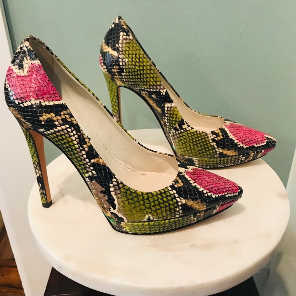 Alice + Olivia Snake Skin Heel.. Worn,but in great condition!